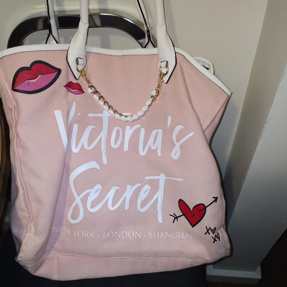 Victoria's secret overnight bag